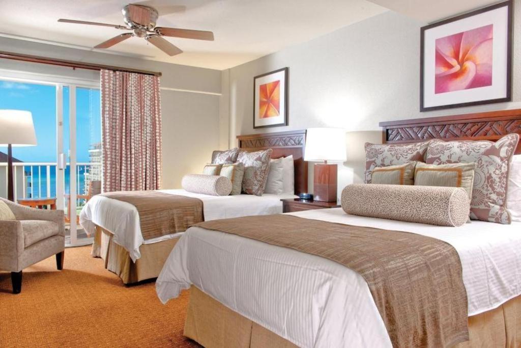Club Wyndham At Waikiki Walk Hotel