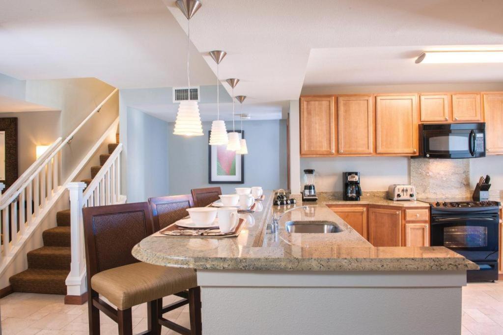 Club Wyndham At Waikiki Walk Hotel 3*