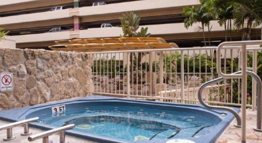 Club Wyndham At Waikiki Walk