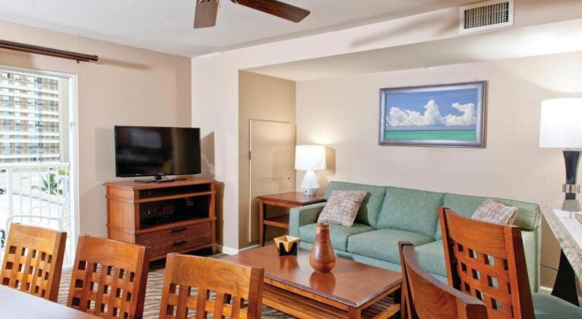 Hotel Club Wyndham At Waikiki Walk 3*