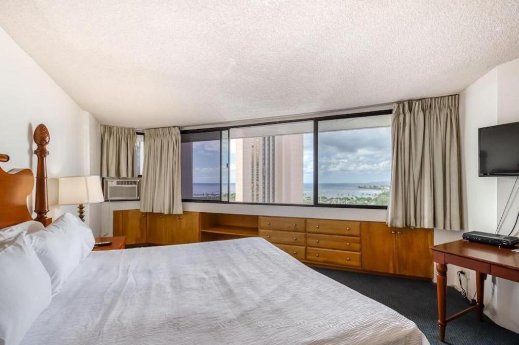 Marina Tower Waikiki Hotel