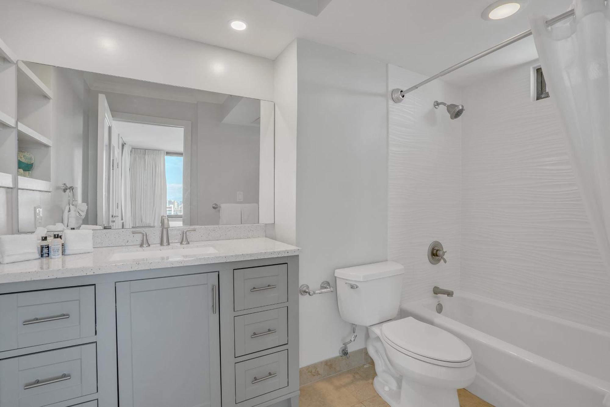 Stunning Ocean View Retreat With Free Parking Apartment Honolulu