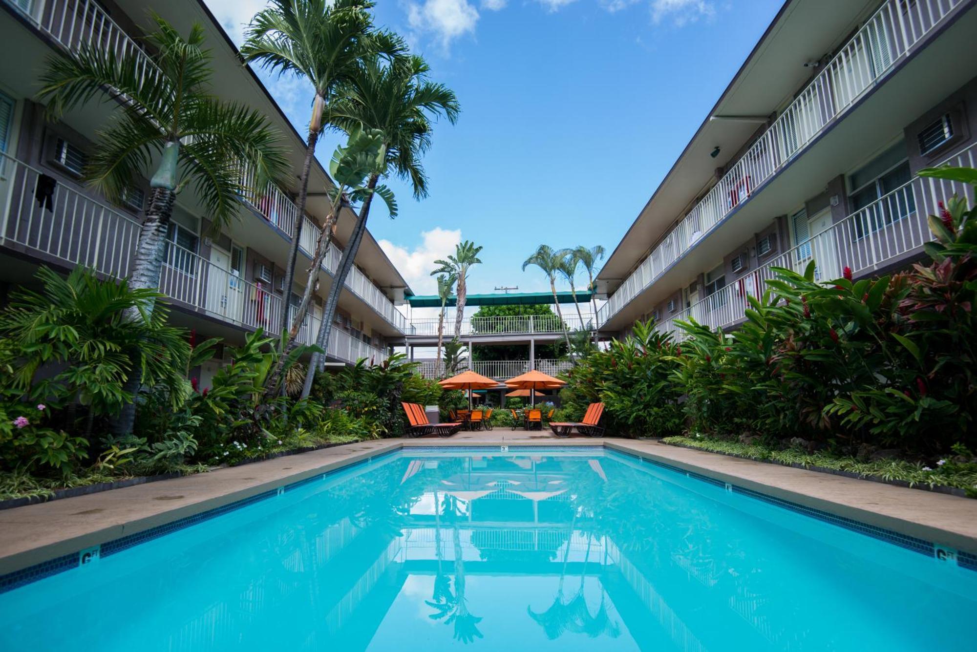 Hotel Pacific Marina Airport