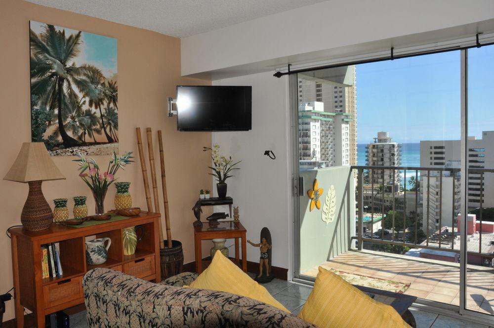 Jenny's Waikiki * Honolulu