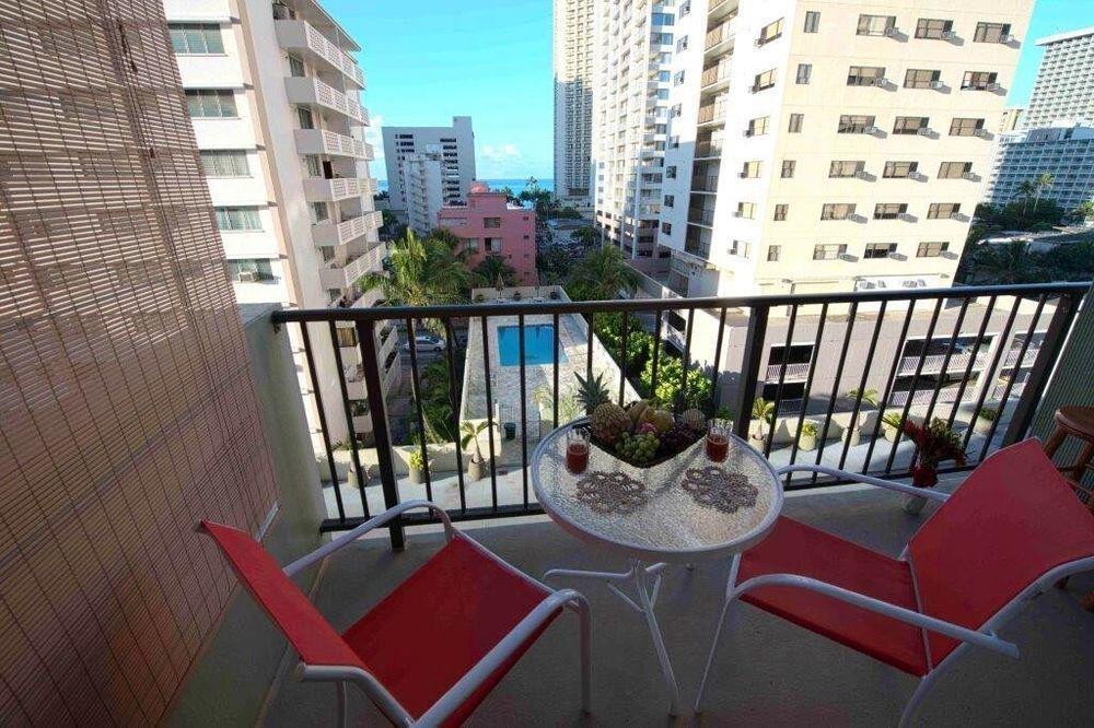 Jenny's Waikiki Apartment