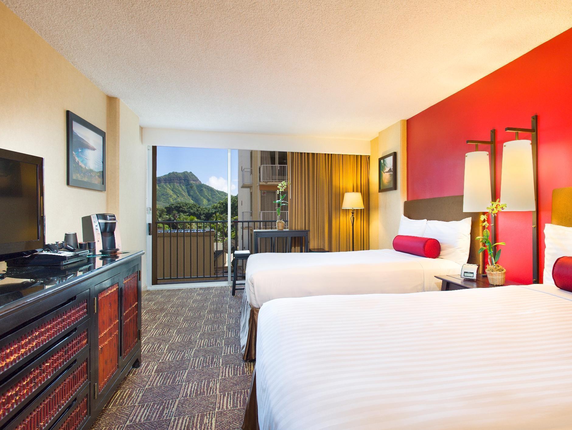 The Twin Fin Hotel 4*