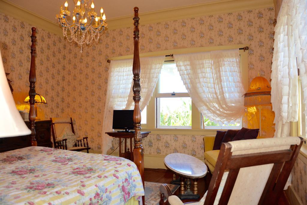 Manoa Valley Bed & Breakfast