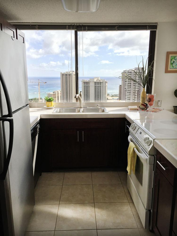 Waikiki Monarch 2*