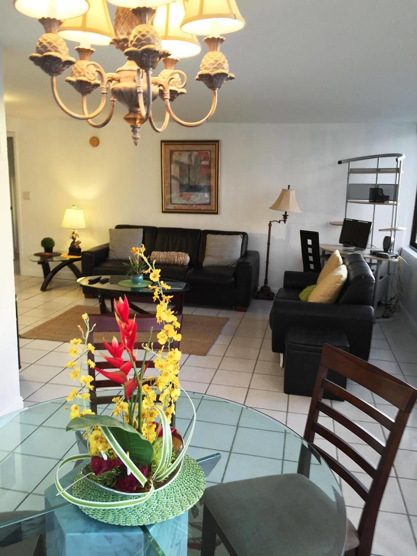 Hotel Waikiki Monarch 2*