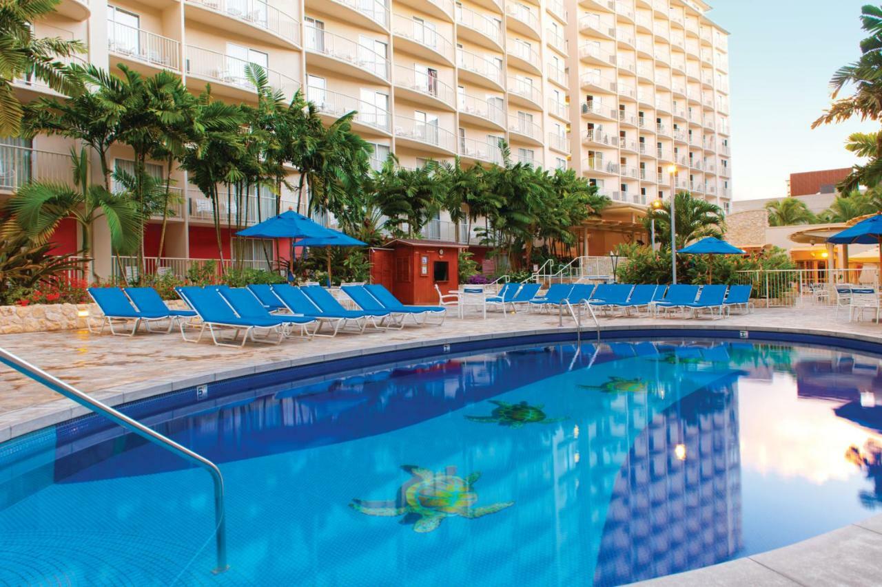 Club Wyndham At Waikiki Walk