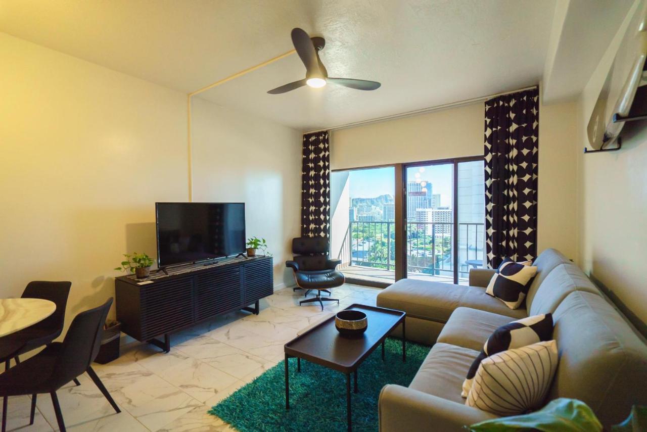 Aqua Palms Waikiki 3*