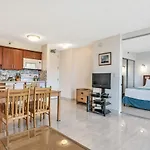 23Rd Floor Waikiki Banyan Condo - Only One Block From Beach!