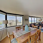 Hawaiian Monarch 203 Condo