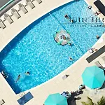 H Ocean View Waikiki Luxury Ilikai Free Parking
