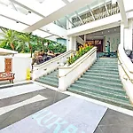 Ilikai Tower 1918 Lagoon View 1Br