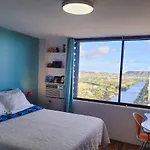 Waikiki Condo High Floor Views Beaches Convention Center
