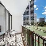 Pool View Condos At The Waikiki Banyan