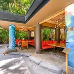 Expansive Lanai W/ Panoramic Views - Walk To Waikiki Beach