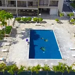 Great Ocean View At Waikiki Sunset With Parking