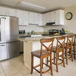Honolulu Condo Stay With Balcony Walk To Beaches!