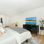 Oahu Tradewinds Plaza 601 Condo