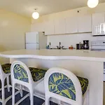 Honolulu Vacation Rental Walk To Waikiki Beach!