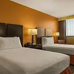 Best Western The Plaza Hotel Honolulu Airport - Free Breakfast