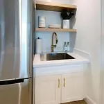 S&N Lux Suite-Free Parking-King Bed-Kitchen-Wifi
