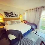 Seashore Waikiki Studio 1 Block From A Beach No Resort Fees