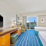 Castle At Ala Moana Hotel