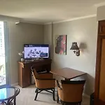 Aloha Gem Studio - 2 Bed With High Speed Wifi - Luana Waikiki Hotel & Suite 917, 2045 Kalakaua Avenue Hi 96815