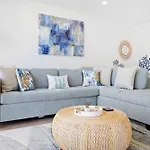 Beautiful Ocean View Condo, Near Beach With Free Parking