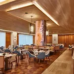 Halepuna Waikiki By Halekulani - No Resort Fee