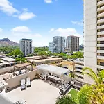 Diamond Head View Close To Waikiki Beach With Parking