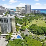 Breezy Luana Waikiki Condo