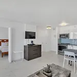 Standard Ocean View Condo - 36Th Floor, Free Parking & Wifi Condo