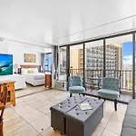 Waikiki Banyan T1-3204