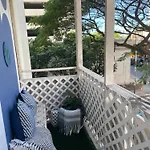 Stylish Studio Near Kuhio Beach