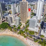 Kuhio At Waikiki 2Br And 2Ba Condo Near Beach With Parking