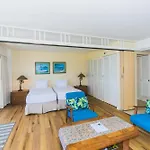 Ilikai Tower 618 Lagoon View 1Br