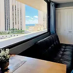 Spacious Studio W/ Parking, Beach/Mall/Park
