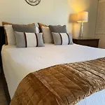 1414- Heart Of Waikiki With Kitchen - Free Parking - City View