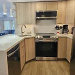 Fully Furnished Ilikai Tower 525 Condo With Free Wifi, Near Best Waikiki Beaches!