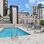 Studio In Waikiki With Free Parking