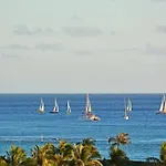 Studio In Waikiki With Free Parking