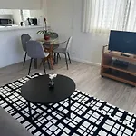 1508- Heart Of Waikiki With Kitchen-Free Parking-King Bed-Corner Unit