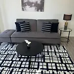 1508- Heart Of Waikiki With Kitchen-Free Parking-King Bed-Corner Unit