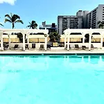 Ocean Canal Mountain View Steps From Waikiki Beach 6Person