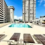 Ocean Canal Mountain View Steps From Waikiki Beach 6Person