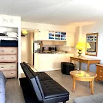 Ilikai Apt 1042 - Spacious Studio With Ocean-Lagoon Views